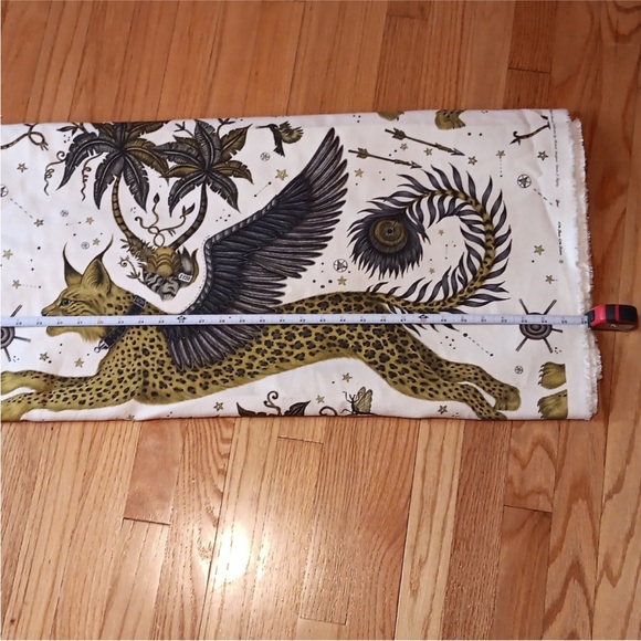 WILDERIE BY EMMA J SHIPLEY FOR CLARKE AND CLARKE - fabric 🐆⚜️💛🖤 - Picture 10 of 12